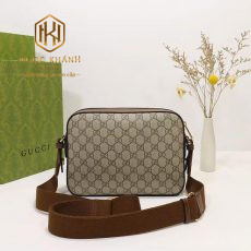 Túi đeo chéo nam Gucci