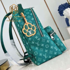 balo louis vuitton nam keepall mau xanh luc hoa tiet hoa logo kem charm 4