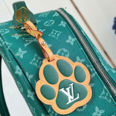 balo louis vuitton nam keepall mau xanh luc hoa tiet hoa logo kem charm 8