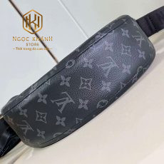 Túi đeo chéo nam Louis Vuitton