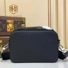 Túi đeo chéo nam Louis Vuitton