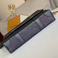 Túi đeo chéo nam Louis Vuitton