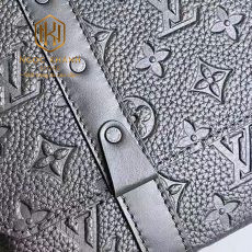 Túi đeo chéo nam Louis Vuitton
