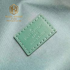 Túi đeo chéo nam Louis Vuitton