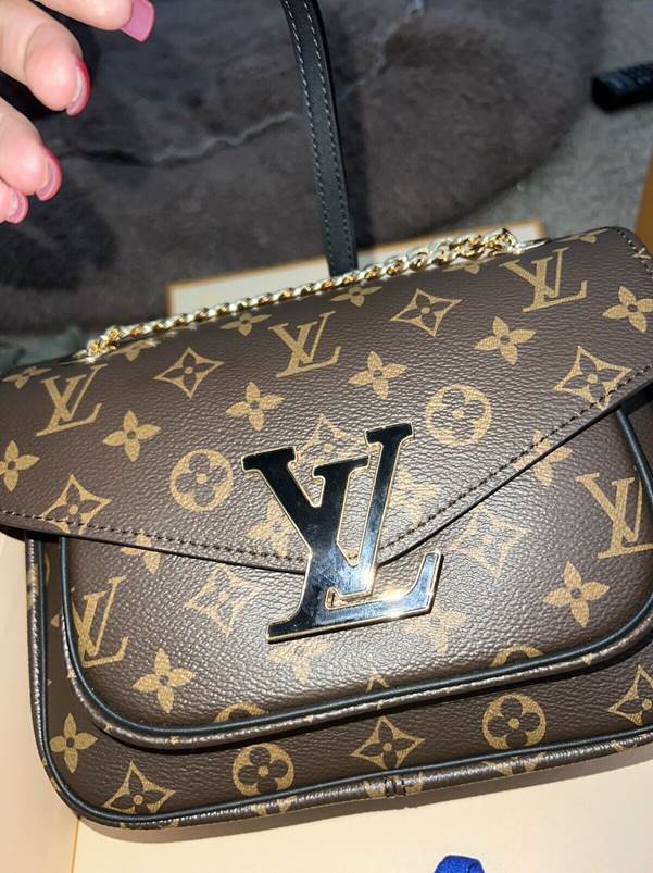 So sánh túi LV nữ chính hãng và hàng like auth cho người mới 6 Túi LV nữ chính hãng