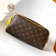 vi nam louis vuitton Dopp Kit cam tay hoa tiet hoa nau quai vang 10