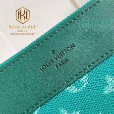 vi nam louis vuitton pochette cam tay mau xanh luc hoa tiet hoa logo 5