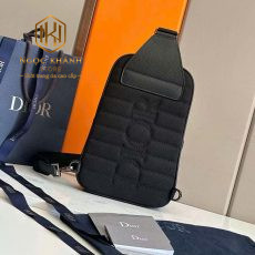Túi đeo chéo nam Dior