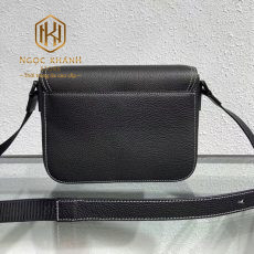 Túi đeo chéo nam Dior