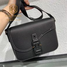 Túi đeo chéo nam Dior