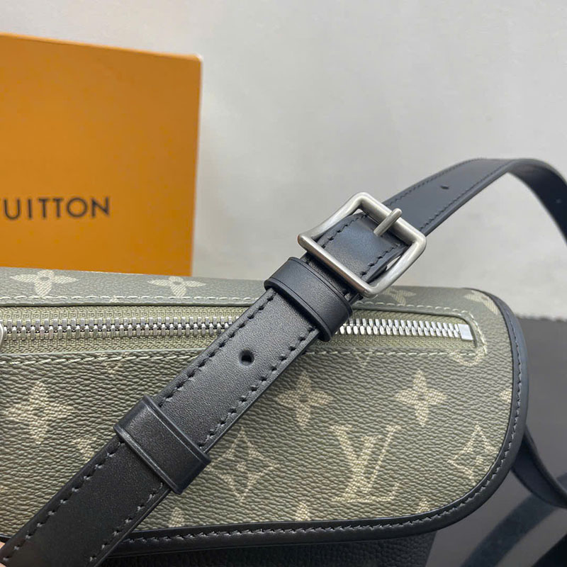 Túi đeo chéo nam Louis Vuitton