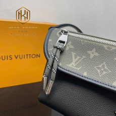Túi đeo chéo nam Louis Vuitton