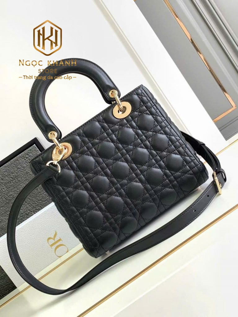 z6422880081590 2531f803684bdb9a3326b06b2383221a