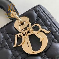 z6422880088148 e8fb15e931a29d5be7a604fb496e2f3d