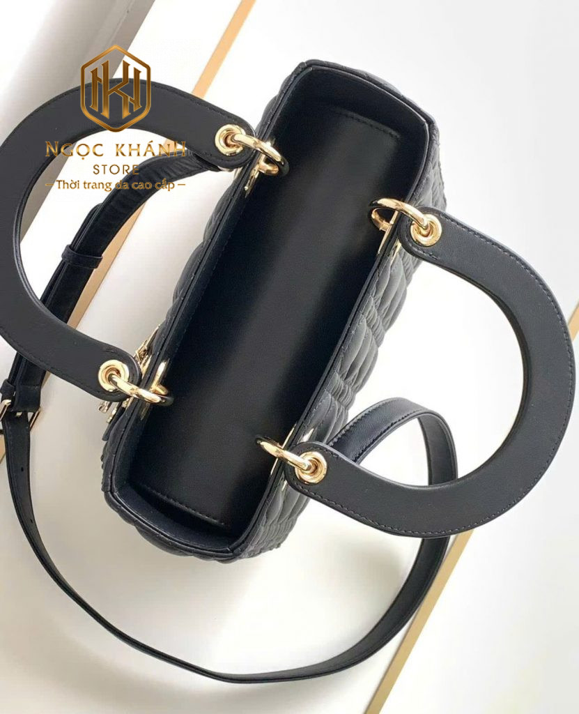 z6422880093777 de9401243e55667b1c80d7942f21bab9