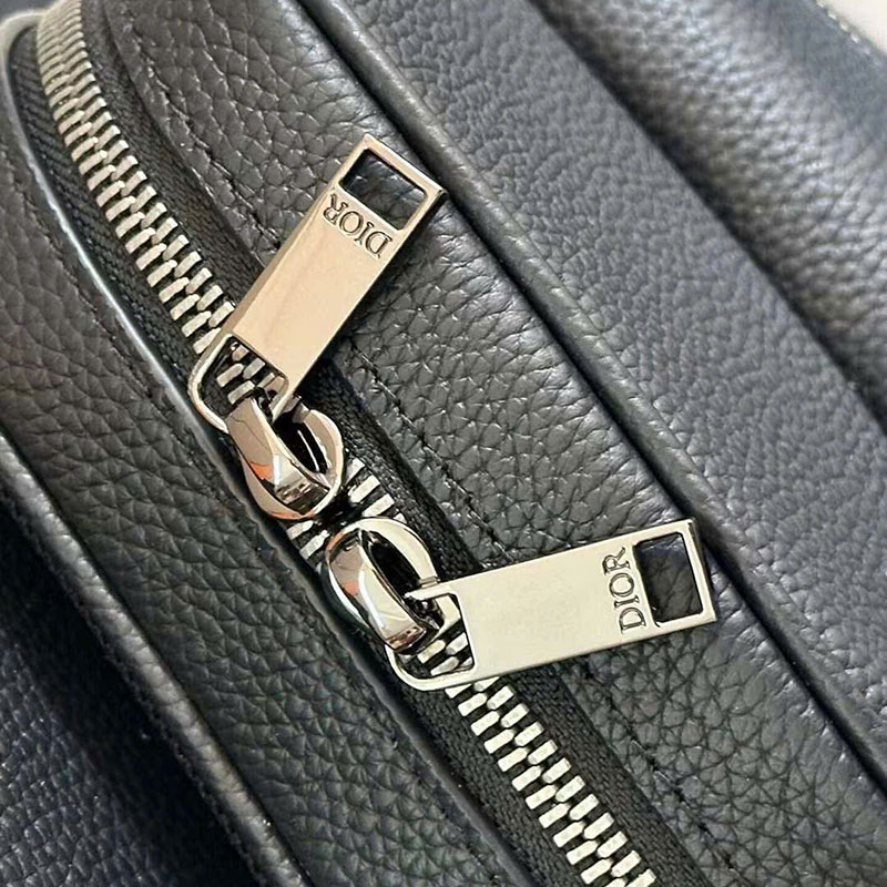 Túi đeo chéo nam Dior