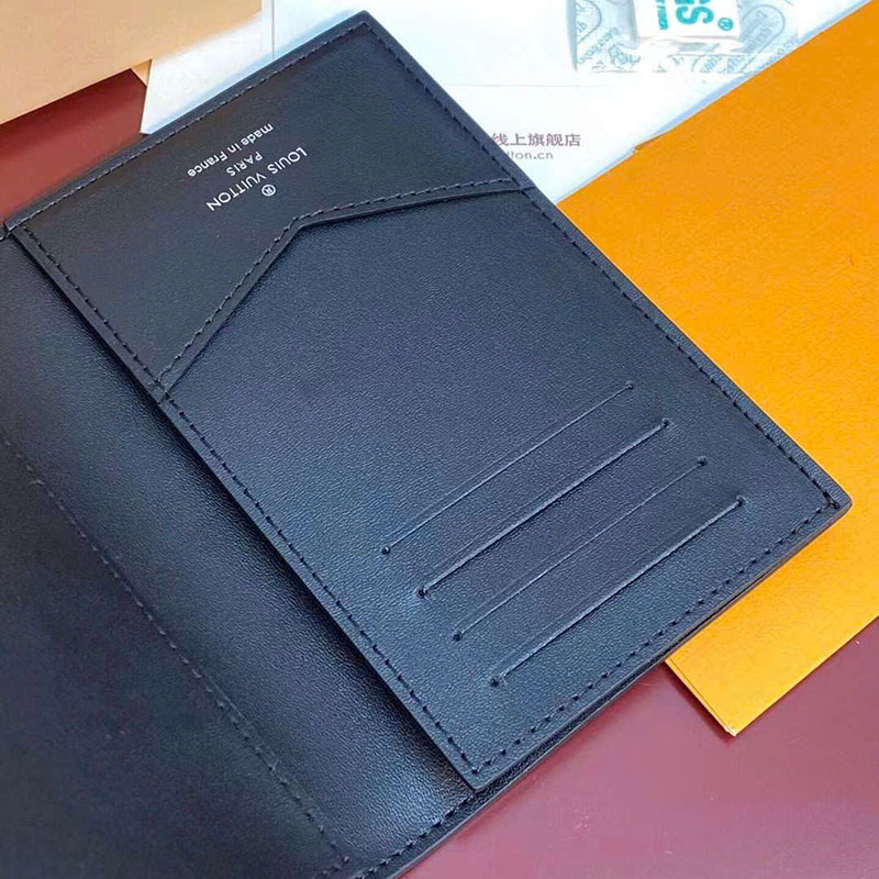 Ví nam Louis Vuitton