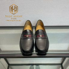 GIÀY LƯỜI NAM GUCCI HỌA TIẾT LOGO VÀNG MÀU ĐEN LIKE AUTH GLGC85