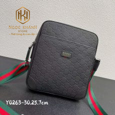 Túi đeo chéo Gucci nam