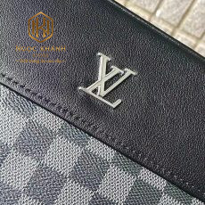 Túi đeo chéo nam Louis Vuitton