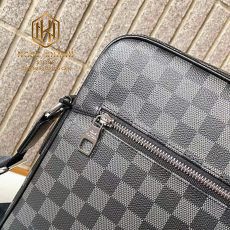 Túi đeo chéo nam Louis Vuitton