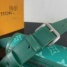 Túi đeo chéo Louis Vuitton nam