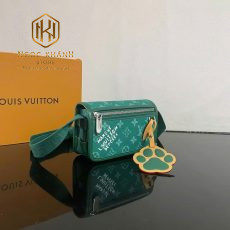 Túi đeo chéo Louis Vuitton nam