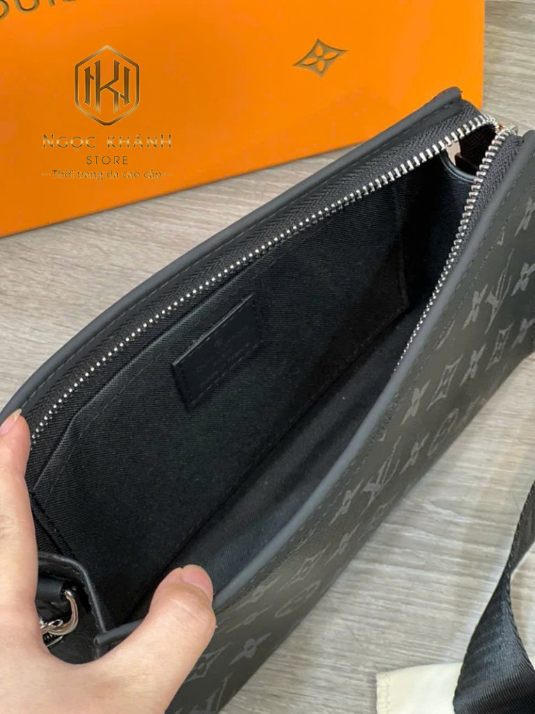 Túi đeo chéo nam Louis Vuitton