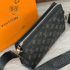 Túi đeo chéo nam Louis Vuitton