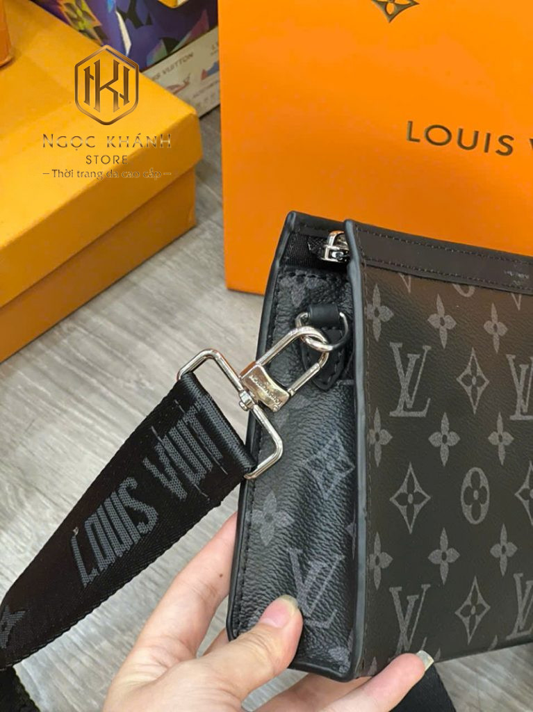 Túi đeo chéo nam Louis Vuitton