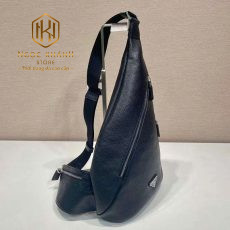 Túi đeo chéo nam PRADA