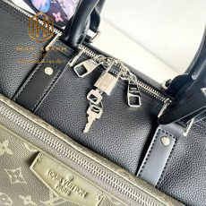 Túi du lịch Louis Vuitton