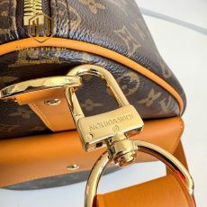 Túi du lịch Louis Vuitton