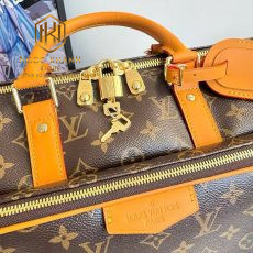 Túi du lịch Louis Vuitton