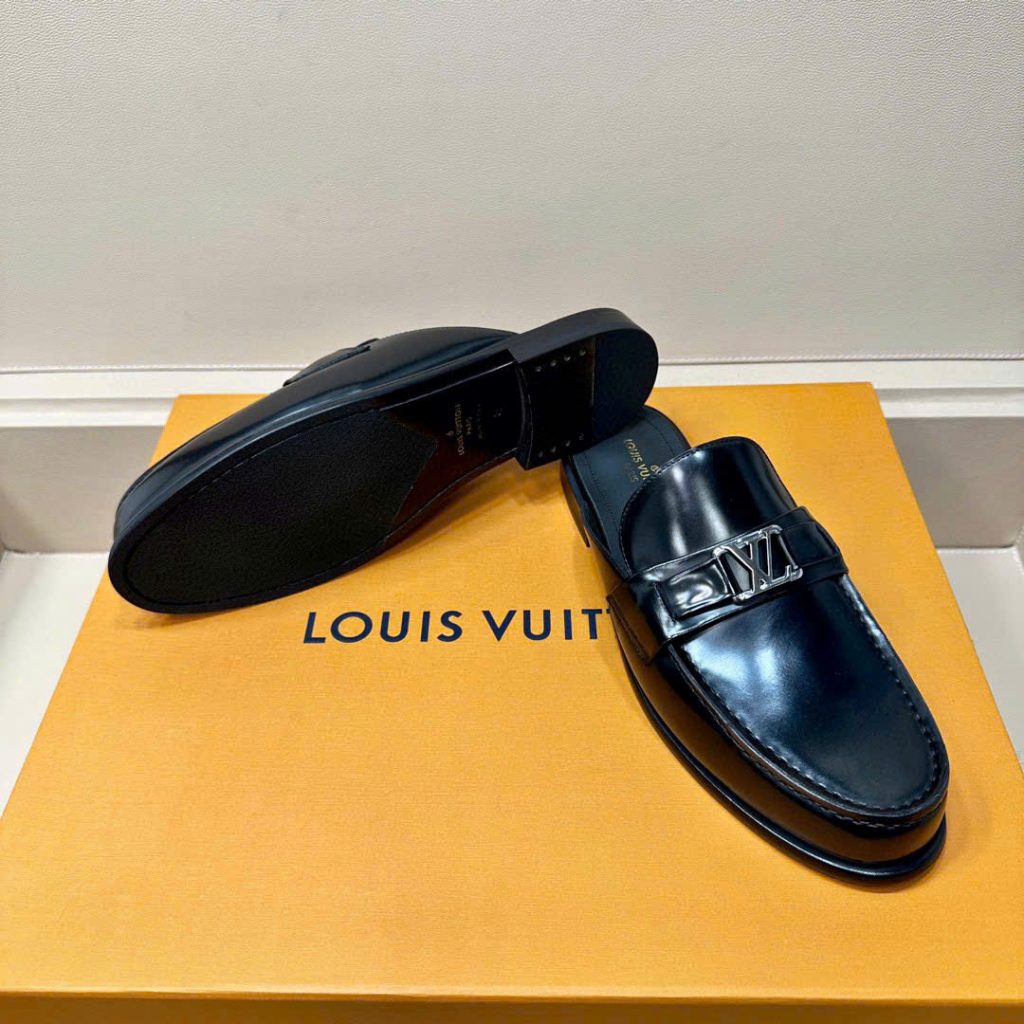 Sục nam Louis Vuitton