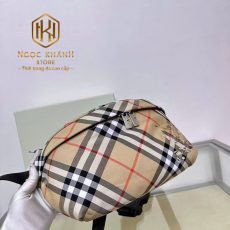 Túi đeo ngang Burberry