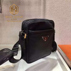 Túi đeo chéo Prada nam