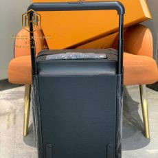 Vali Louis Vuitton màu đen