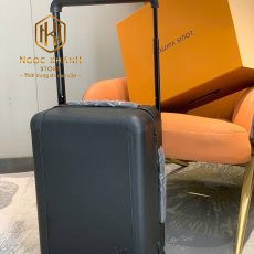 Vali Louis Vuitton màu đen