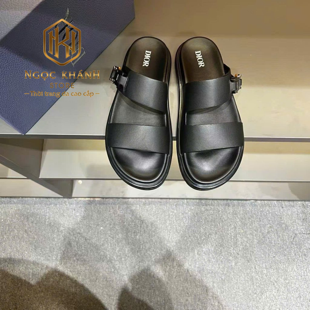 DÉP NAM DIOR HAI QUAI MÀU ĐEN DA TRƠN HỌA TIẾT LOGO CÀI DNDR36 8 dep nam dior hai quai mau den da tron hoa tiet logo cai 3