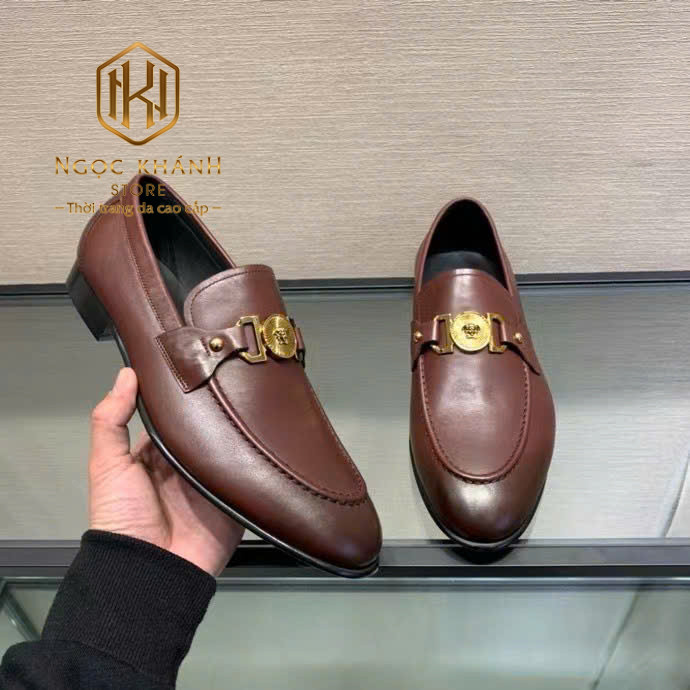 GIÀY LƯỜI VERSACE ĐẾ CAO MÀU NÂU DA TRƠN HỌA TIẾT LOGO TRÒN KHÓA VÀNG GLV06 12 Giày lười Versace đế cao
