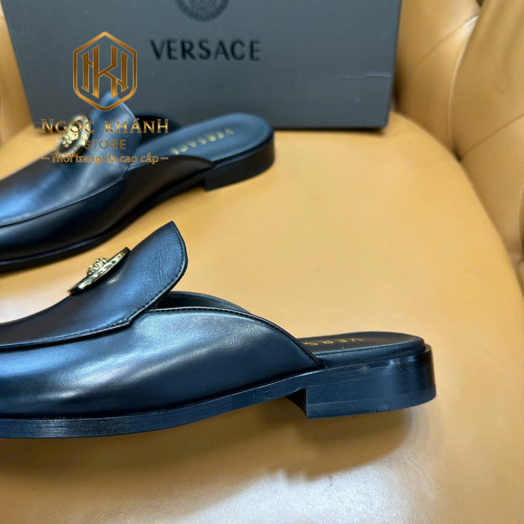 Sục nam Versace màu đen