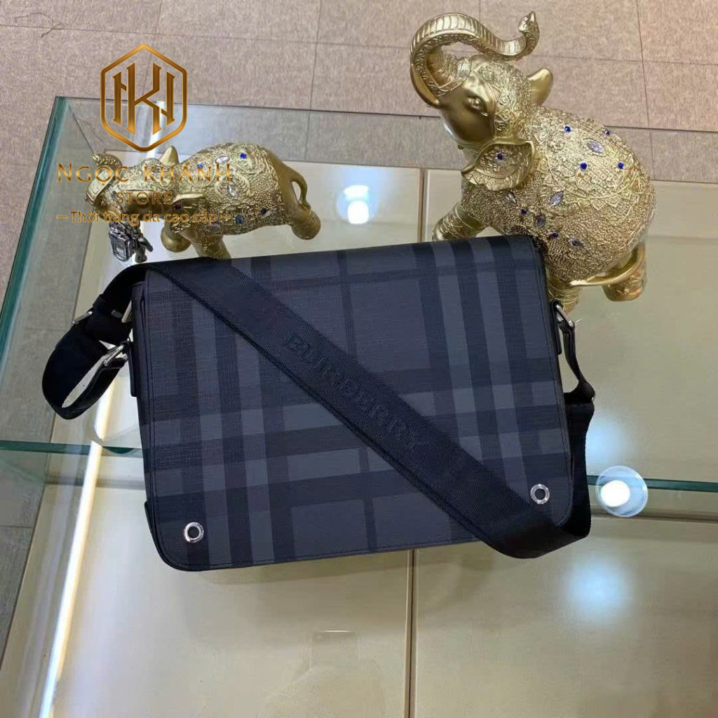 Túi đeo chéo nam Burberry