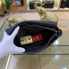 Túi đeo chéo nam Burberry