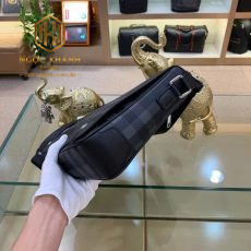 Túi đeo chéo nam Burberry