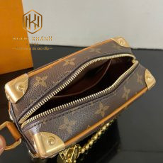 Túi đeo chéo nam Louis Vuitton