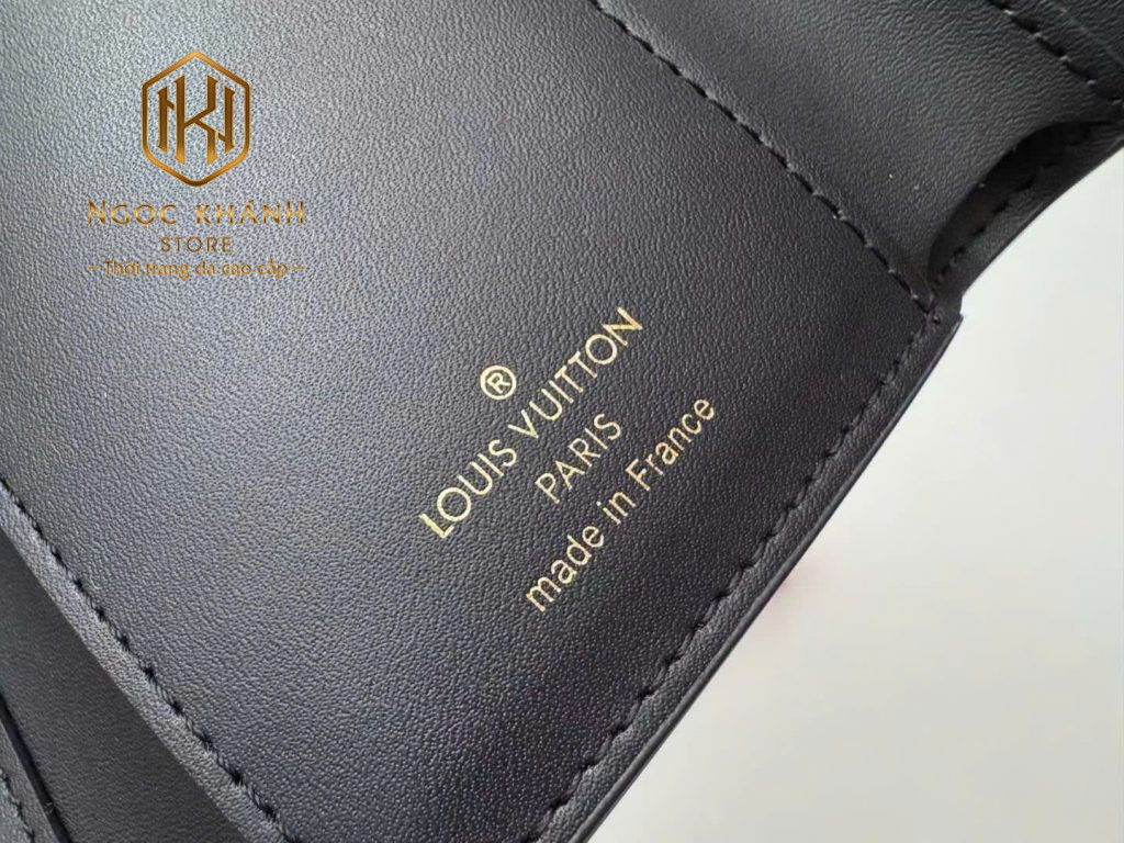 vi nu louis vuitton capucines da nhan den hoa tiet logo vang 6