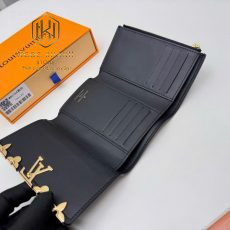 vi nu louis vuitton capucines da nhan den hoa tiet logo vang 7