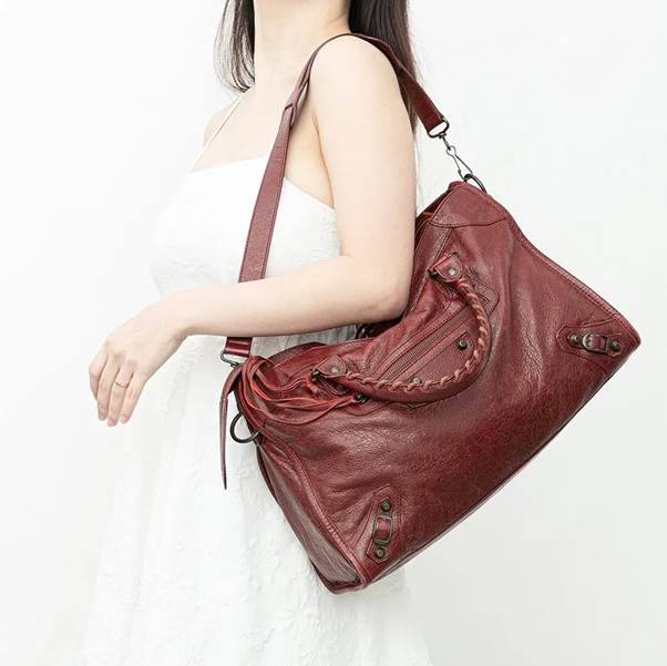 TÚI XÁCH NỮ BALENCIAGA WOMEN'S HOURGLASS SMALL MÀU ĐEN VÂN CÁ SẤU LOGO VÀNG TXNBL01 2 túi Balenciaga nữ