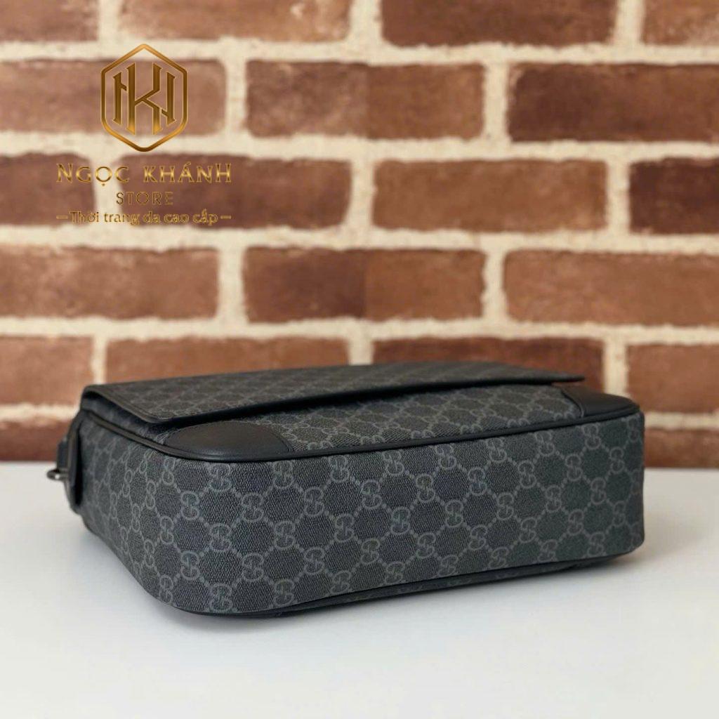 TÚI ĐEO CHÉO GUCCI NAM MÀU ĐEN IN LOGO DÁNG NẮP ĐẬY TNGC60 8 Túi đeo chéo Gucci nam